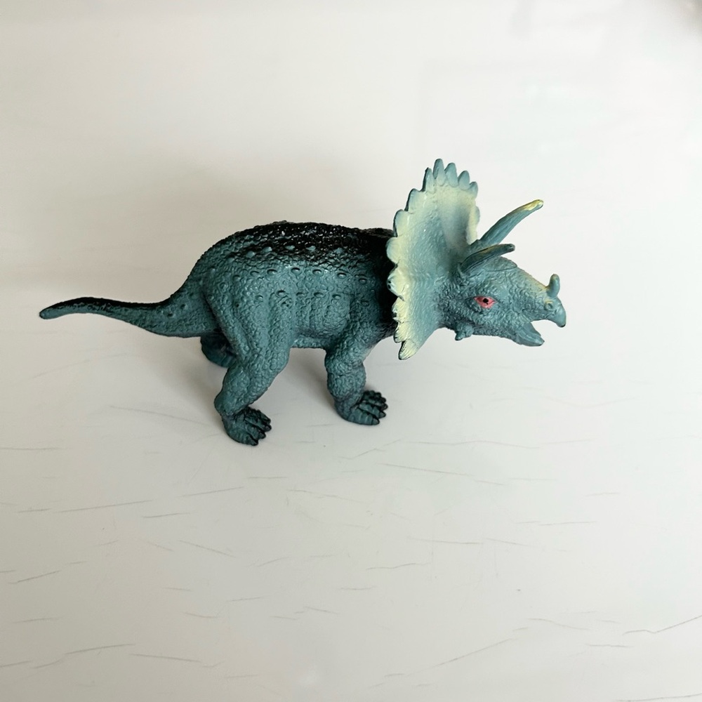 2008 Triceratops Toy Major Dinosaur Figure Prehistoric Animal Toy